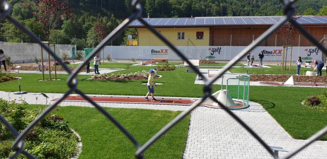Fitnexx Zelt-Dorf Hotel Balsthal Exterior foto